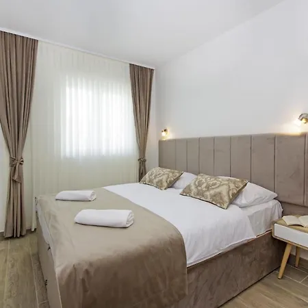 Family Friendly With A Swimming Pool Promajna, Makarska - 21102 Apartment *