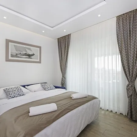 Apartment Family Friendly With A Swimming Pool Promajna, Makarska - 21102 Promajna