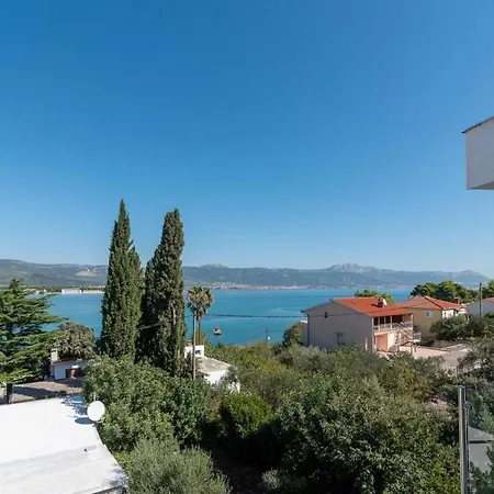 公寓 Family Friendly With A Swimming Pool Mastrinka, Ciovo - 23984 特罗吉尔